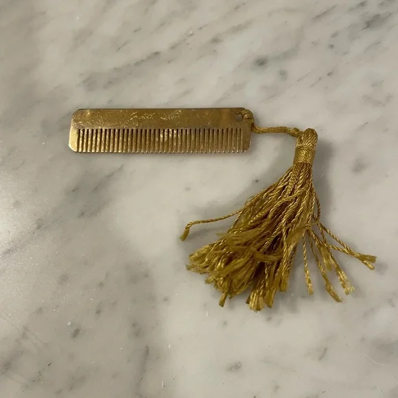 Judith Leiber | Accessories | Judith Leiber Comb | Poshmark display picture 2
